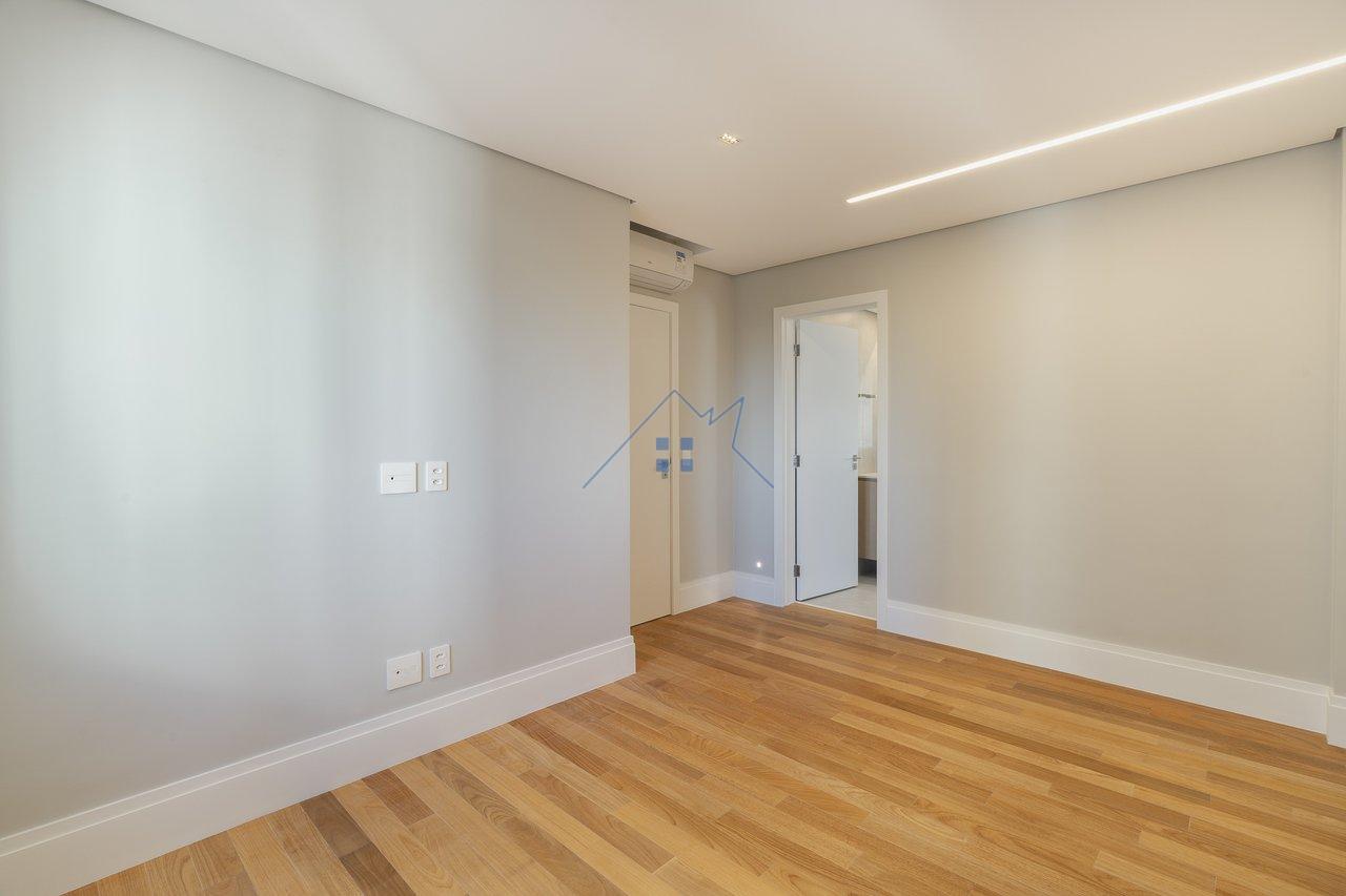 Amplo apartamento no Jd América 270m² 3 suítes 3 vagas Rua Bela Cintra São Paulo - 