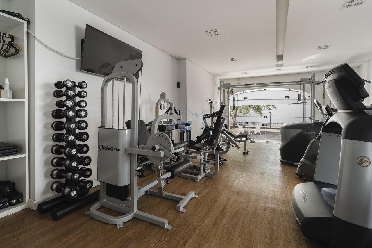 Amplo apartamento no Jd América 270m² 3 suítes 3 vagas Rua Bela Cintra São Paulo - 