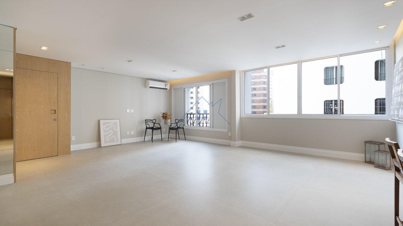 Apartamento na Vila Nova Conceição com 130m² 2 dorm 1 suíte 1 vaga Rua Domingos Fernandes São Paulo - 