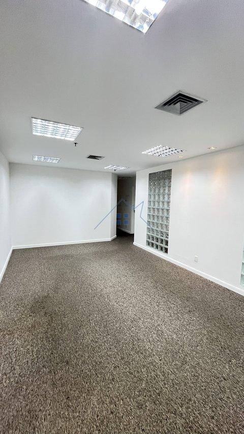 Conjunto Comercial 180m² no Campo Belo Rua Vieira de Morais São Paulo - 