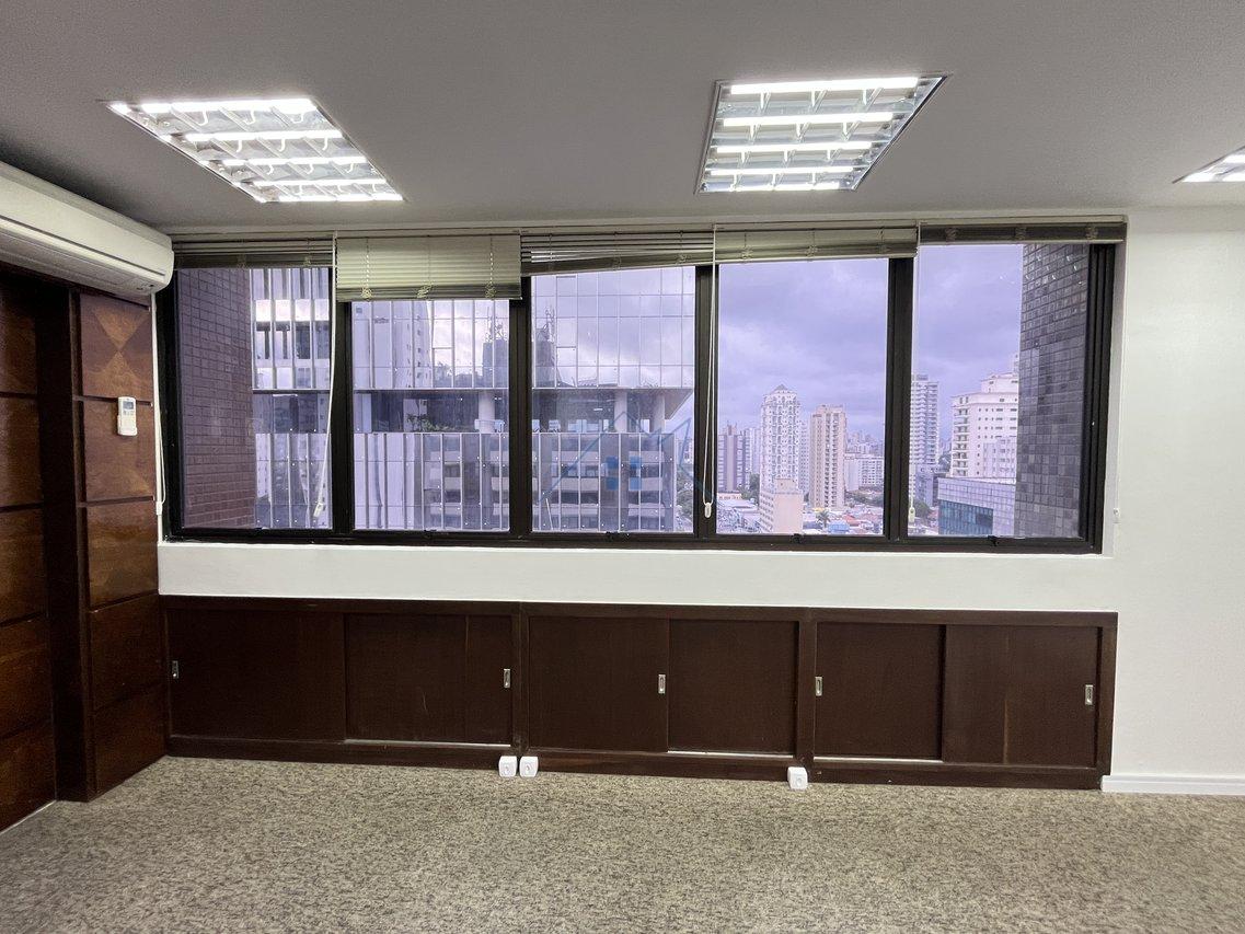 Conjunto Comercial 180m² no Campo Belo Rua Vieira de Morais São Paulo - 