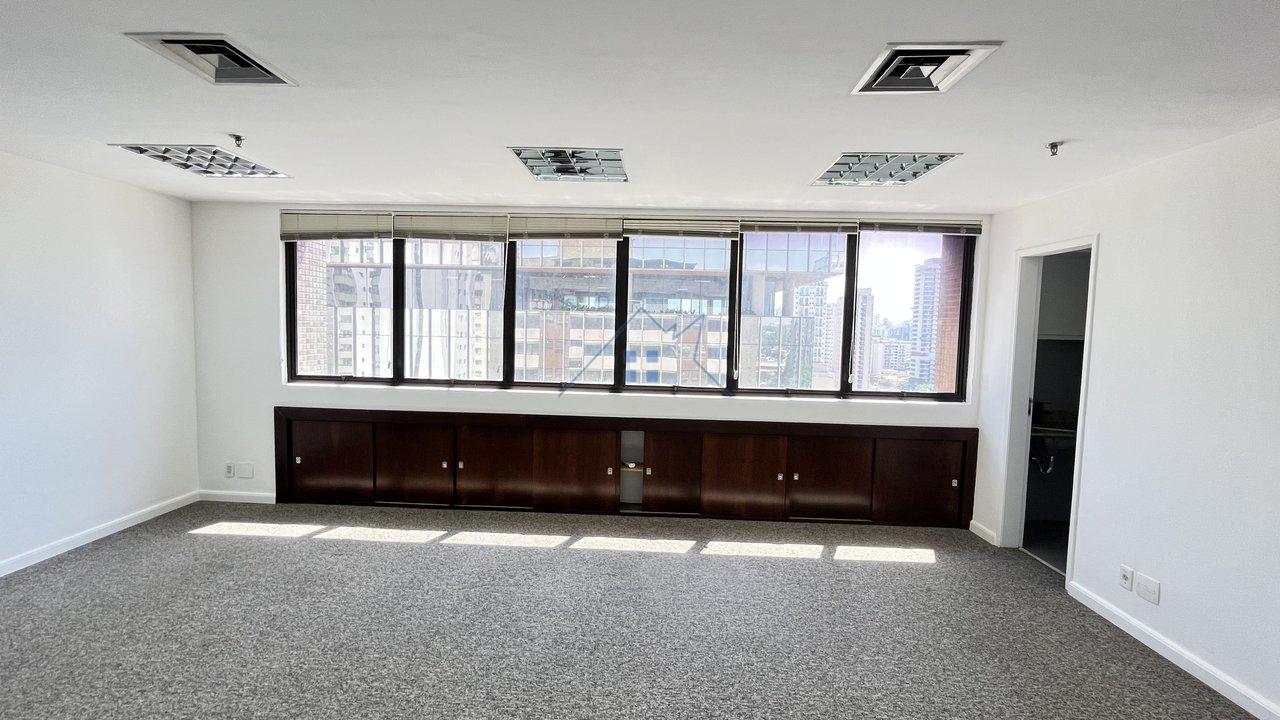 Conjunto Comercial 180m² no Campo Belo Rua Vieira de Morais São Paulo - 