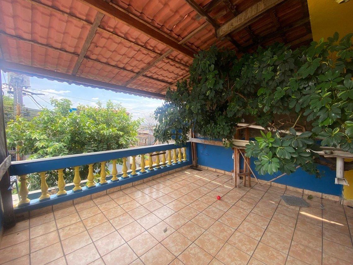 Casa no Pq dos Bancários 100m² 3 dorm 2 vagas Rua dos Gerentes São Paulo - 