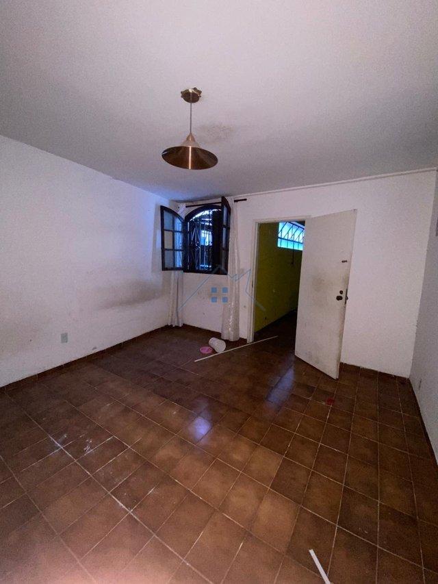 Sobrado no Capão Redondo com 181m² 4 dorm 1 suíte 6 vagas Rua Maria Blanchard São Paulo - 
