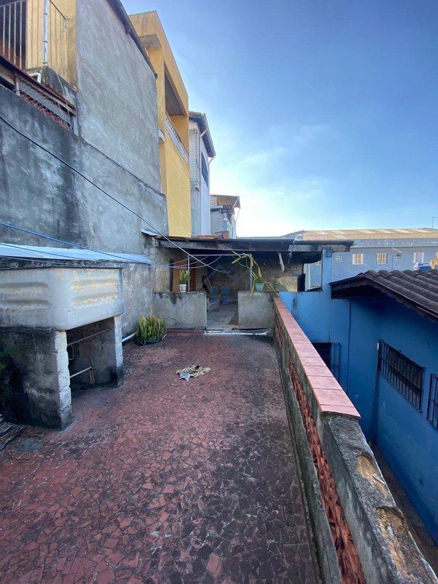 Sobrado no Capão Redondo com 181m² 4 dorm 1 suíte 6 vagas Rua Maria Blanchard São Paulo - 