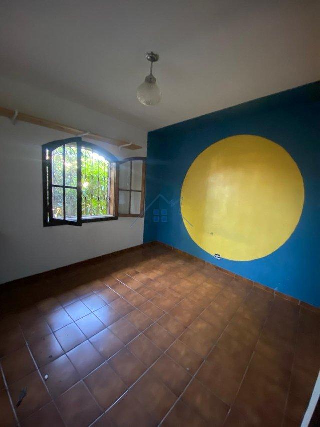Sobrado no Capão Redondo com 181m² 4 dorm 1 suíte 6 vagas Rua Maria Blanchard São Paulo - 