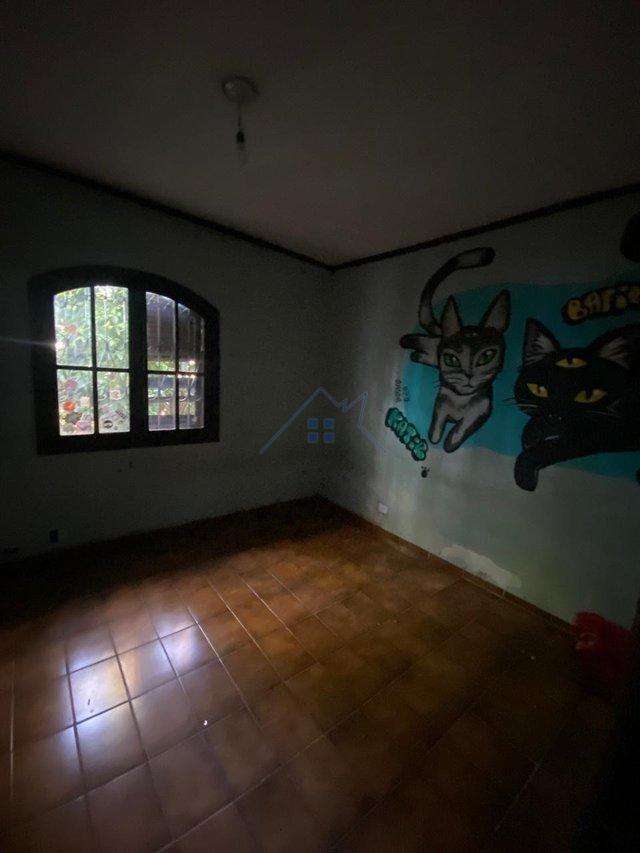 Sobrado no Capão Redondo com 181m² 4 dorm 1 suíte 6 vagas Rua Maria Blanchard São Paulo - 