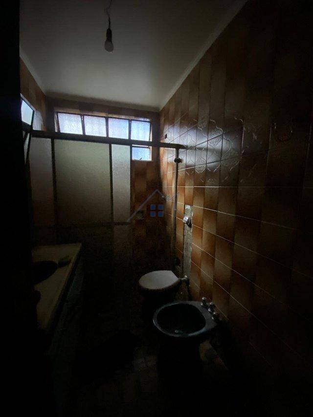 Sobrado no Capão Redondo com 181m² 4 dorm 1 suíte 6 vagas Rua Maria Blanchard São Paulo - 