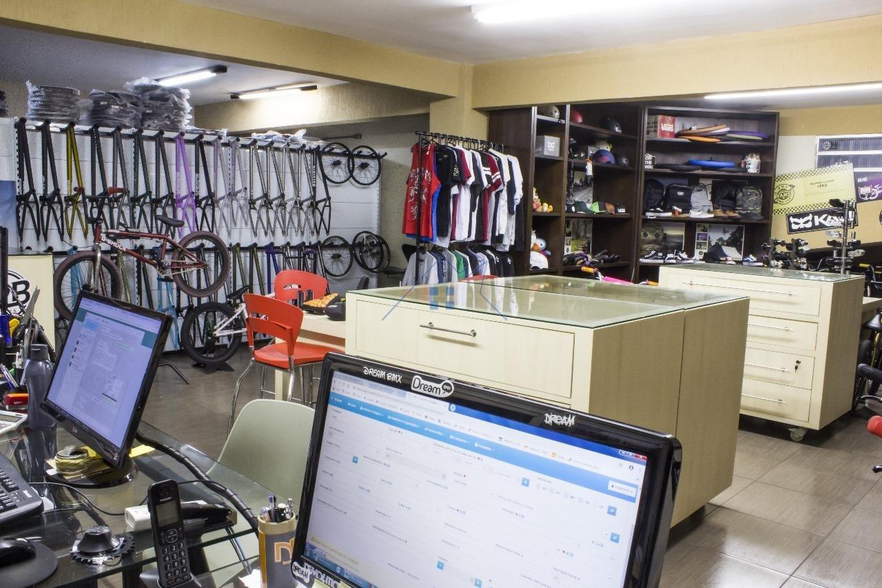 Prédio Comercial no Cambuci com 2674m² Rua Miguel Teles Júnior São Paulo - 