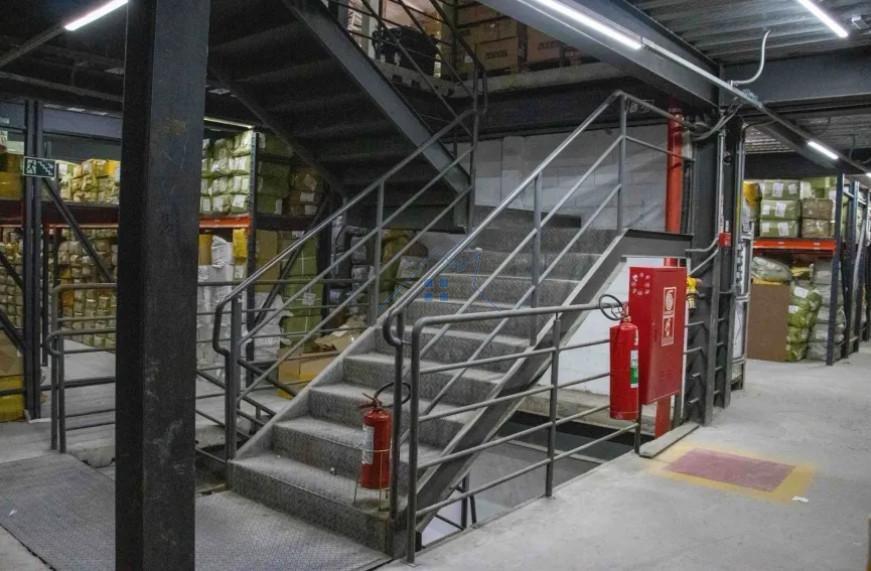 Galpão 3800m² no Brás Rua Sampaio Moreira São Paulo - 