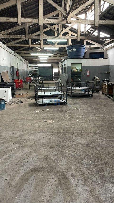 Imóvel Comercial no Cambuci com 1630m² Rua Alexandre Levi São Paulo - 
