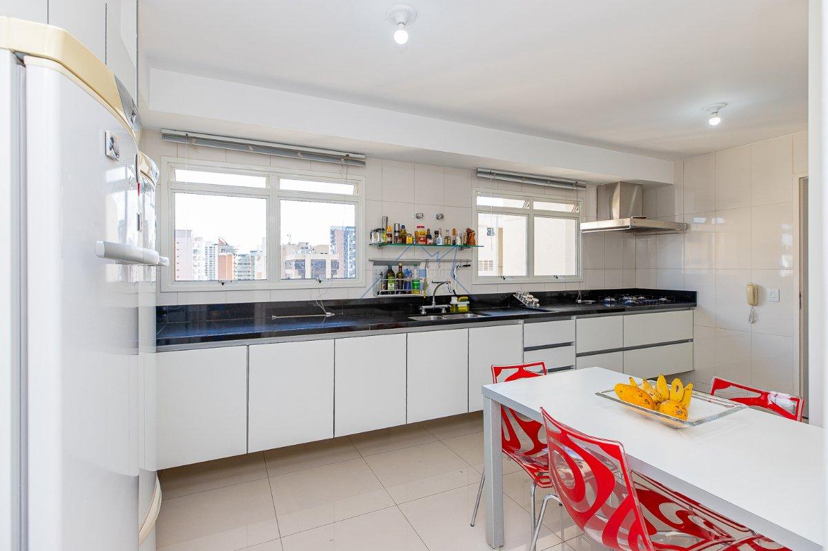 Apartamento 210m² em Moema 3 suítes 3 vagas Rua Juquis São Paulo - 