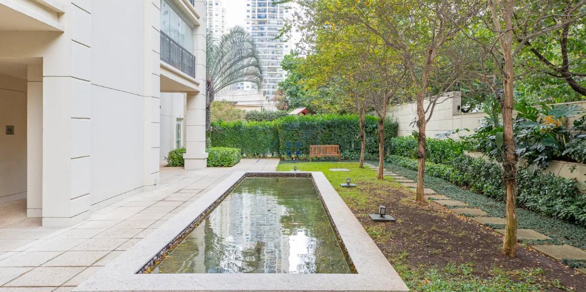 Apartamento 210m² em Moema 3 suítes 3 vagas Rua Juquis São Paulo - 