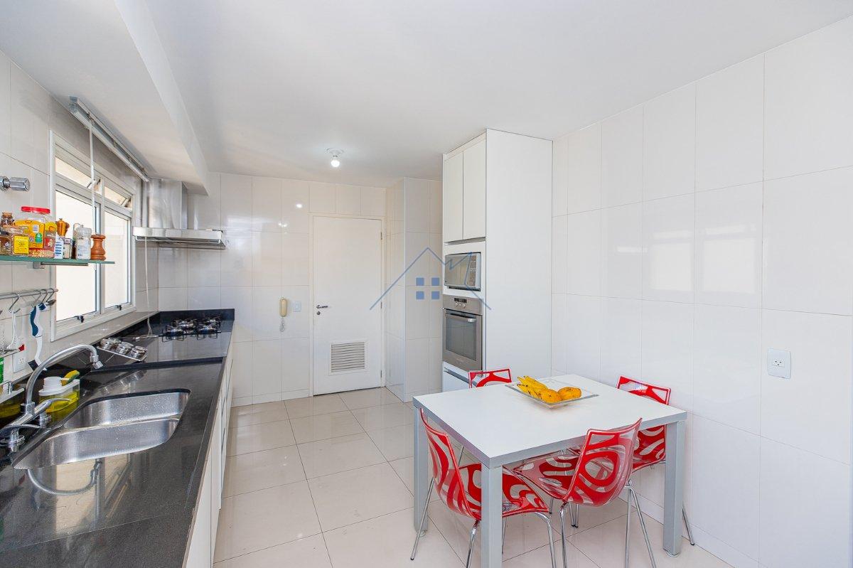 Apartamento 210m² em Moema 3 suítes 3 vagas Rua Juquis São Paulo - 