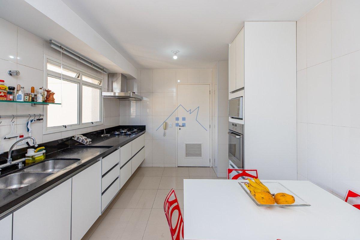 Apartamento 210m² em Moema 3 suítes 3 vagas Rua Juquis São Paulo - 