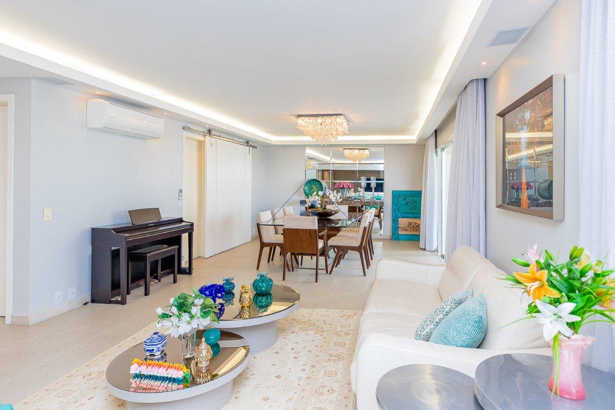 Apartamento 210m² em Moema 3 suítes 3 vagas Rua Juquis São Paulo - 