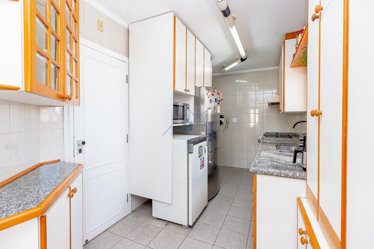 Apartamento 194m² na Chácara Santo Antônio 4 dorm 3 suítes 4 vagas Rua Fernandes Moreira São Paulo - 