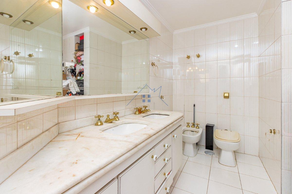 Apartamento 194m² na Chácara Santo Antônio 4 dorm 3 suítes 4 vagas Rua Fernandes Moreira São Paulo - 