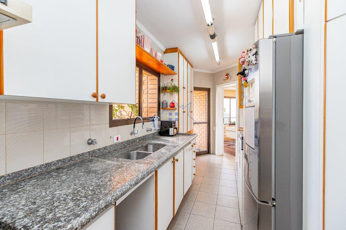 Apartamento 194m² na Chácara Santo Antônio 4 dorm 3 suítes 4 vagas Rua Fernandes Moreira São Paulo - 