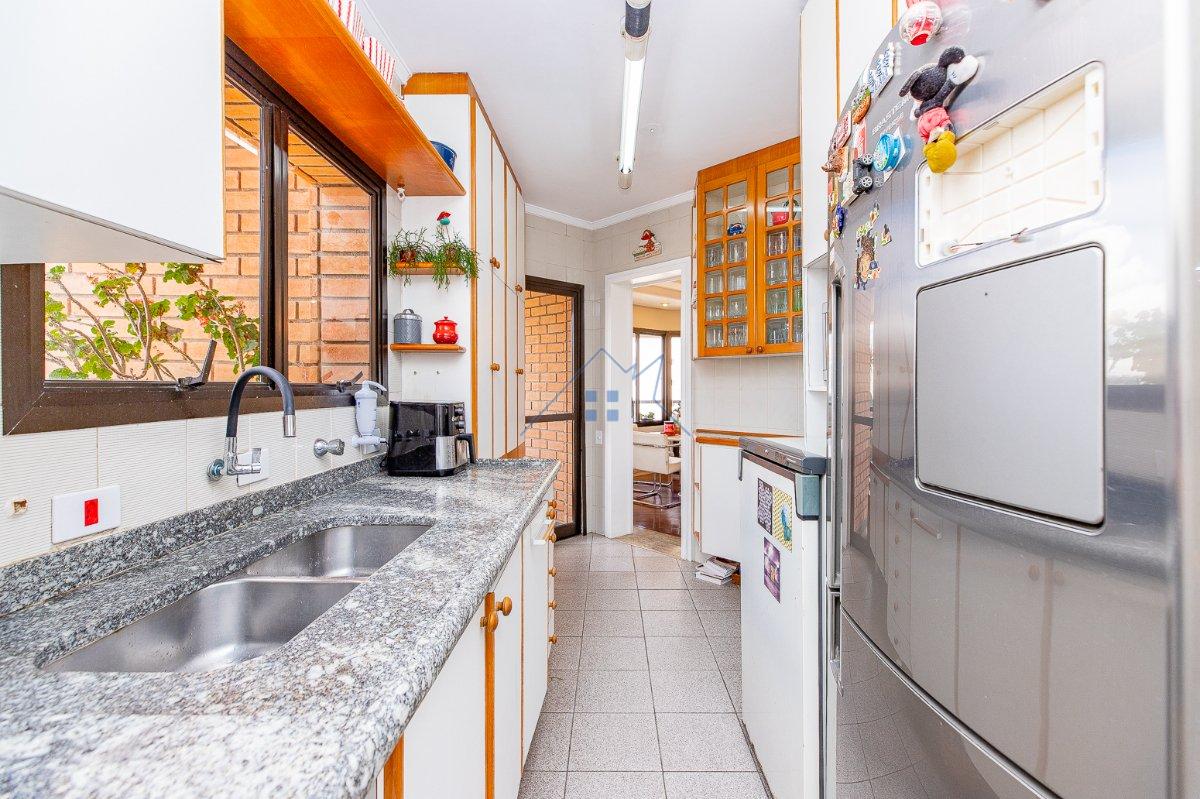 Apartamento 194m² na Chácara Santo Antônio 4 dorm 3 suítes 4 vagas Rua Fernandes Moreira São Paulo - 