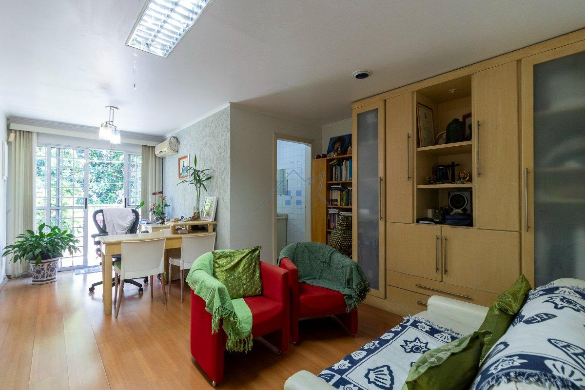 Casa em Indianópolis com 180m² 4 dorm Rua Lydia Simões Cabral São Paulo - 