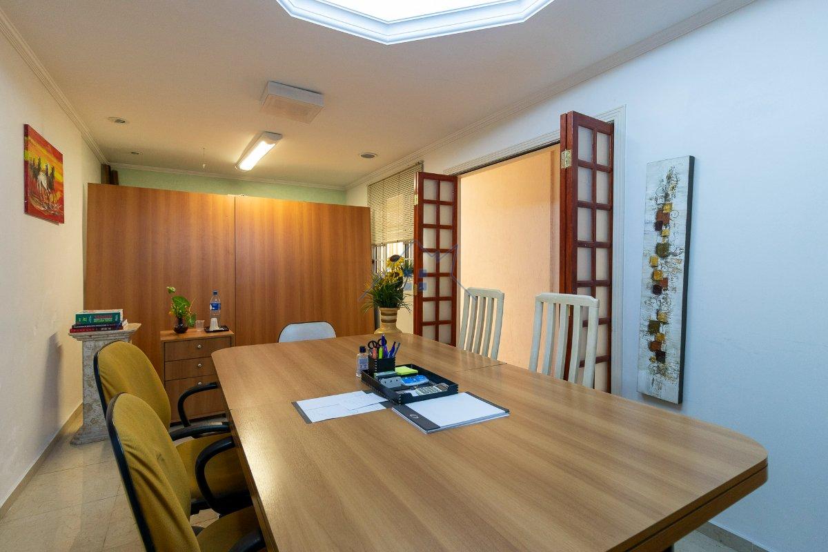 Casa em Indianópolis com 180m² 4 dorm Rua Lydia Simões Cabral São Paulo - 