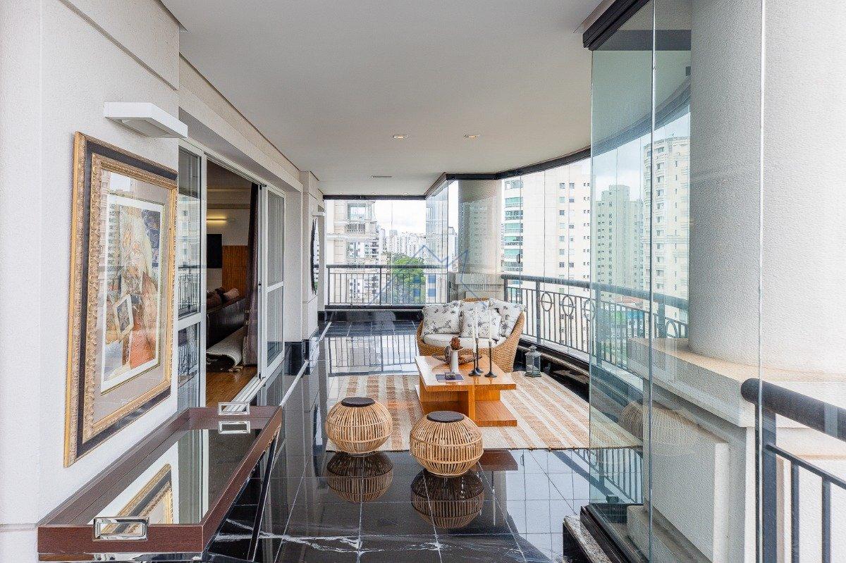 Apartamento 300m² no Planalto Paulista 4 suítes 5 vagas Alameda dos Tupiniquins São Paulo - 