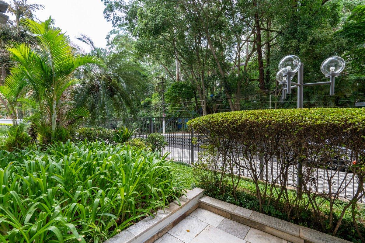 Apartamento 180m² na Vila Andrade 4 dorm 2 suítes 3 vagas Rua Charles Spencer Chaplin São Paulo - 