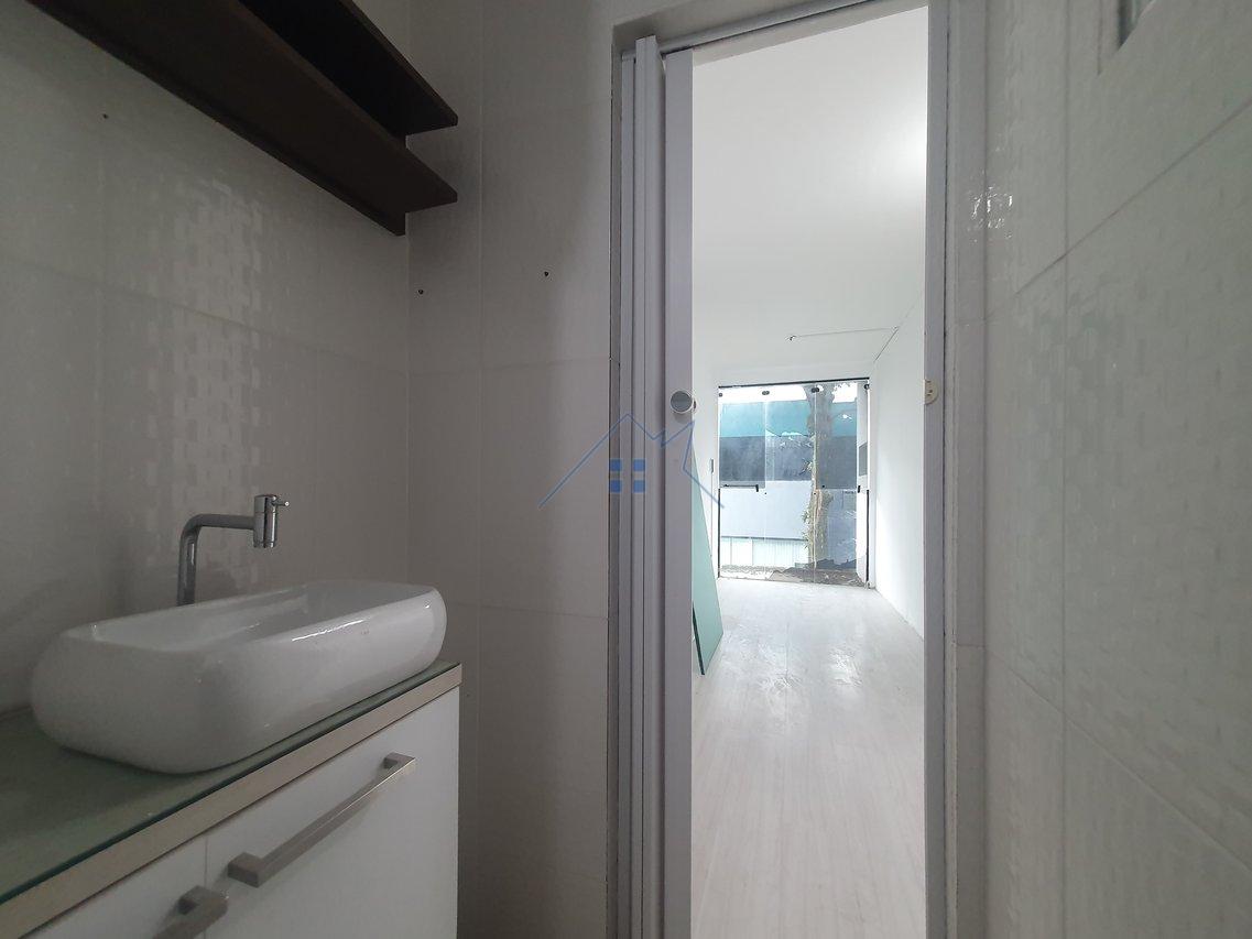 Loja Comercial Triplex no Centro Comercial de Alphaville 96m² Calçada das Anêmonas Barueri - 