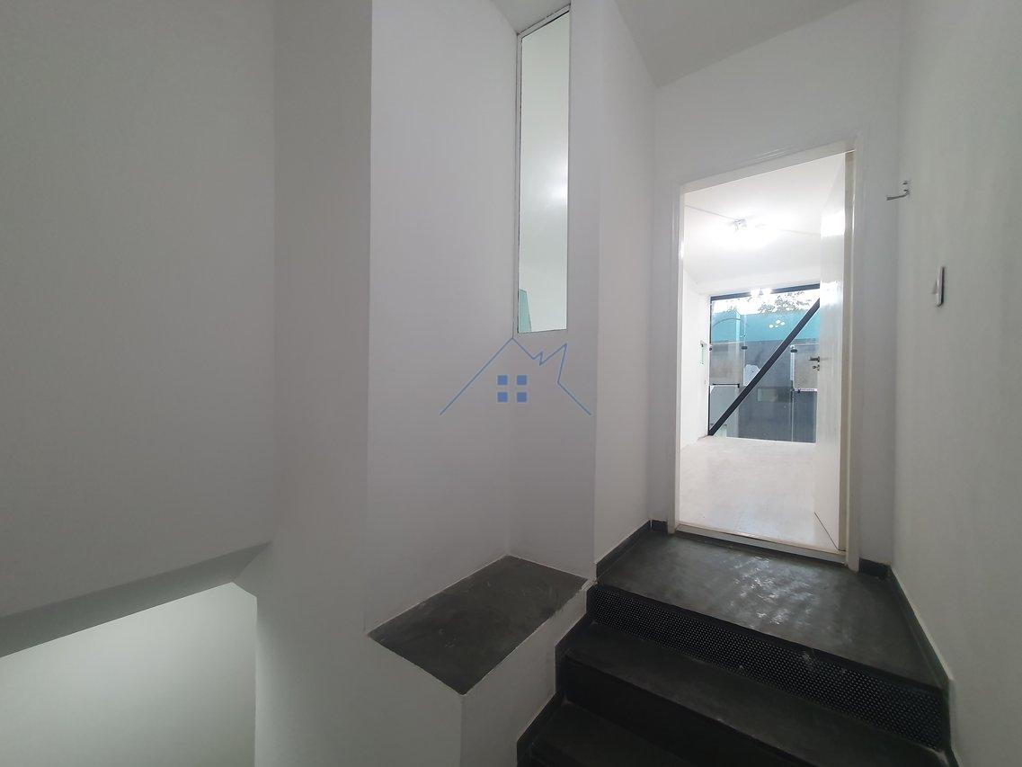 Loja Comercial Triplex no Centro Comercial de Alphaville 96m² Calçada das Anêmonas Barueri - 