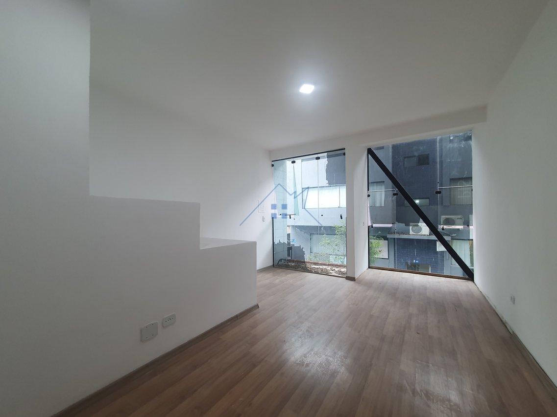 Loja Comercial Triplex no Centro Comercial de Alphaville 96m² Calçada das Anêmonas Barueri - 