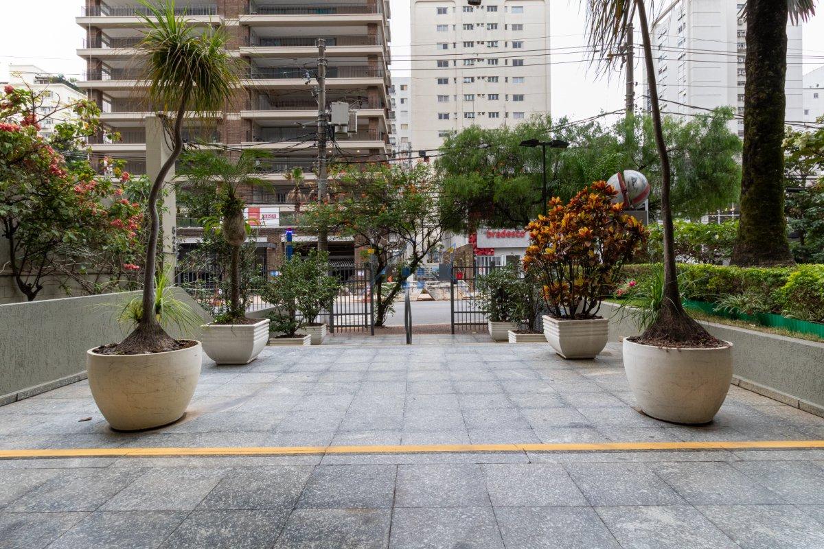 Conjunto Comercial 103m² na Vila Nova Conceição Rua Afonso Braz São Paulo - 