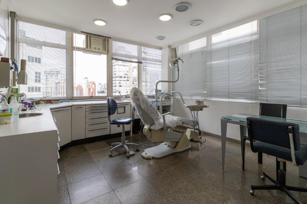 Conjunto Comercial 103m² na Vila Nova Conceição Rua Afonso Braz São Paulo - 