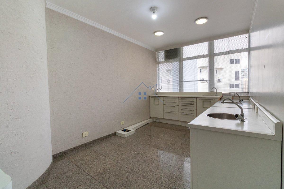 Conjunto Comercial 103m² na Vila Nova Conceição Rua Afonso Braz São Paulo - 