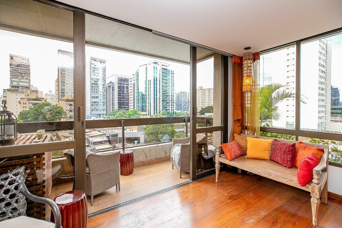 Apartamento 225m² no Itaim Bibi 3 suítes 3 vagas Rua Lopes Neto São Paulo - 