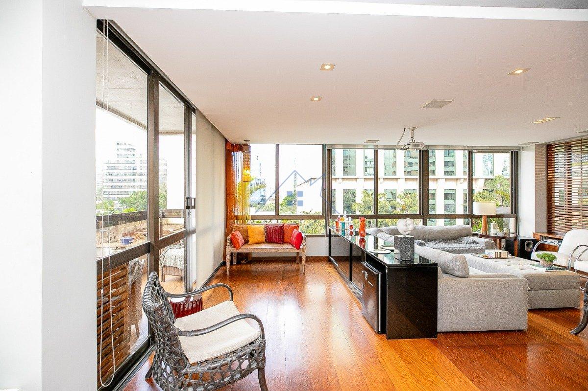 Apartamento 225m² no Itaim Bibi 3 suítes 3 vagas Rua Lopes Neto São Paulo - 