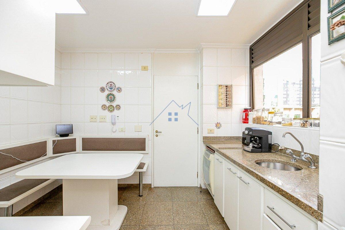 Apartamento 225m² no Itaim Bibi 3 suítes 3 vagas Rua Lopes Neto São Paulo - 