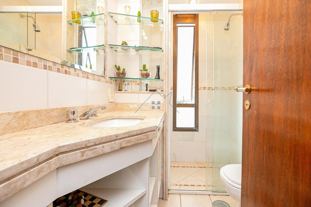 Apartamento 225m² no Itaim Bibi 3 suítes 3 vagas Rua Lopes Neto São Paulo - 
