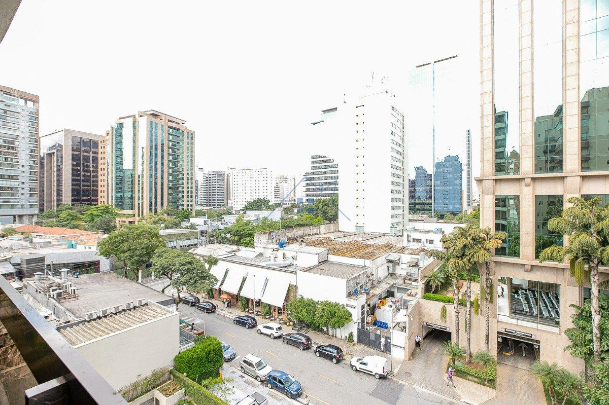 Apartamento 225m² no Itaim Bibi 3 suítes 3 vagas Rua Lopes Neto São Paulo - 