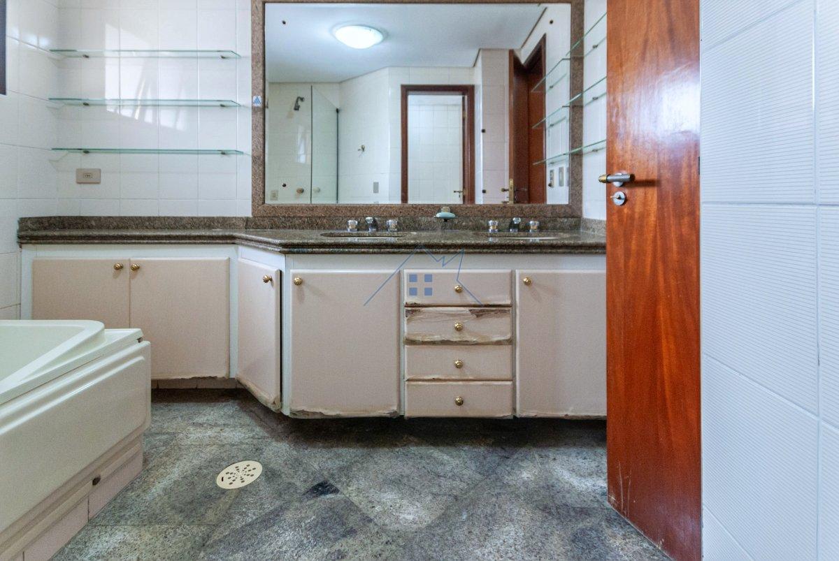 Apartamento 250m² na Aclimação 4 suítes 3 vagas Rua Castro Alves São Paulo - 