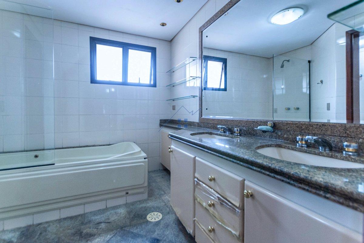 Apartamento 250m² na Aclimação 4 suítes 3 vagas Rua Castro Alves São Paulo - 