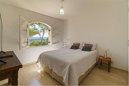 Casa 350m² no Parque Petrópolis 4 dorm 2 suítes 10 vagas Alameda Suécia Mairiporã - 
