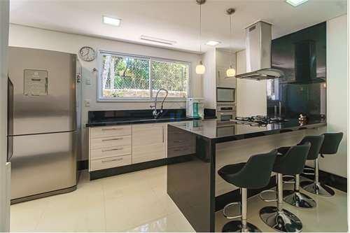 Casa 350m² no Parque Petrópolis 4 dorm 2 suítes 10 vagas Alameda Suécia Mairiporã - 