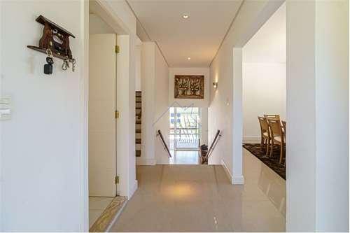 Casa 350m² no Parque Petrópolis 4 dorm 2 suítes 10 vagas Alameda Suécia Mairiporã - 