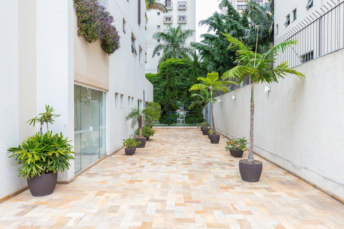 Cobertura 400m² em Indianópolis 4 dorm sendo 3 suítes 5 vagas Avenida Jandira São Paulo - 