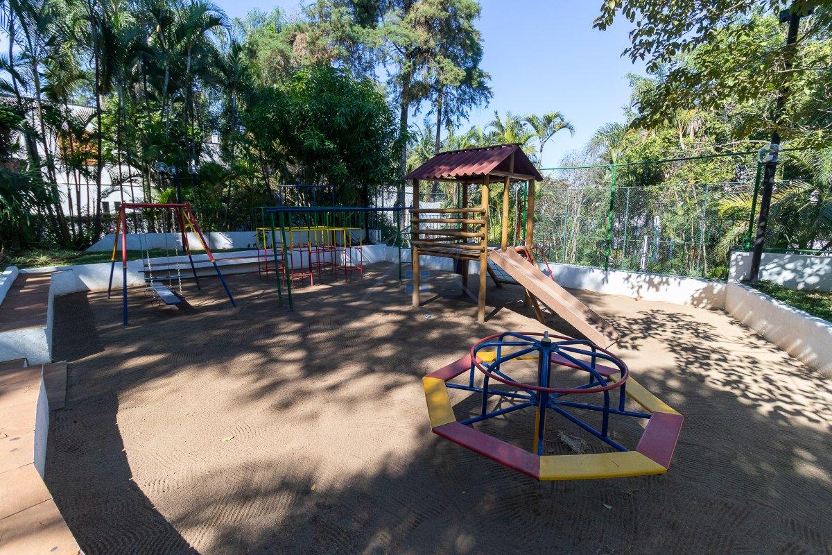 Casa no condomínio Condomínio Arcobaleno 390m² 5 dorms sendo 3 suítes 4 vagas Rua Amaro Alves Alvim São Paulo - 
