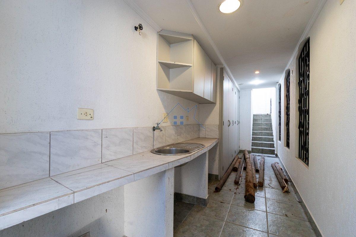 Casa no condomínio Condomínio Arcobaleno 390m² 5 dorms sendo 3 suítes 4 vagas Rua Amaro Alves Alvim São Paulo - 
