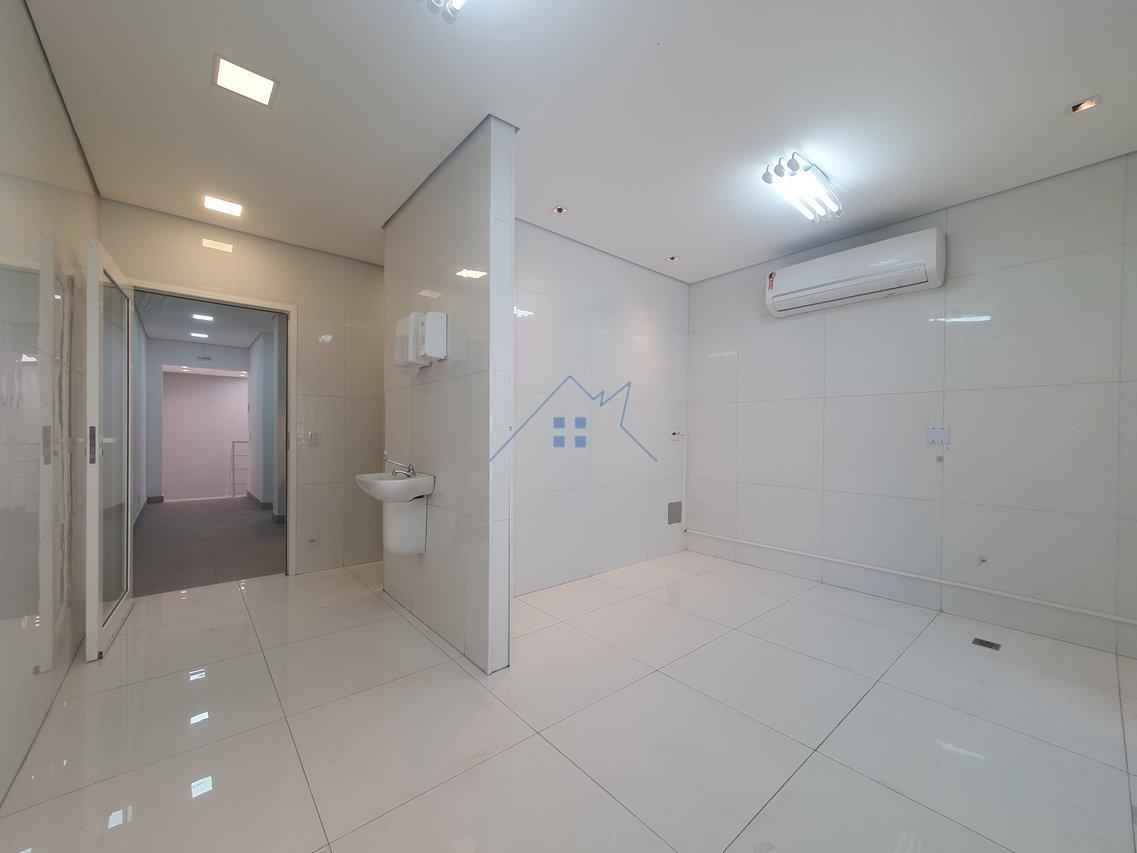 Loja Comercial no Itaim Bibi com 107m² Rua Doutor Renato Paes de Barros São Paulo - 