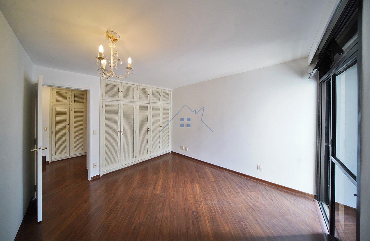 Apartamento com 215m² no Paraíso 3 suítes 3 vagas Rua Carlos Steinen São Paulo - 