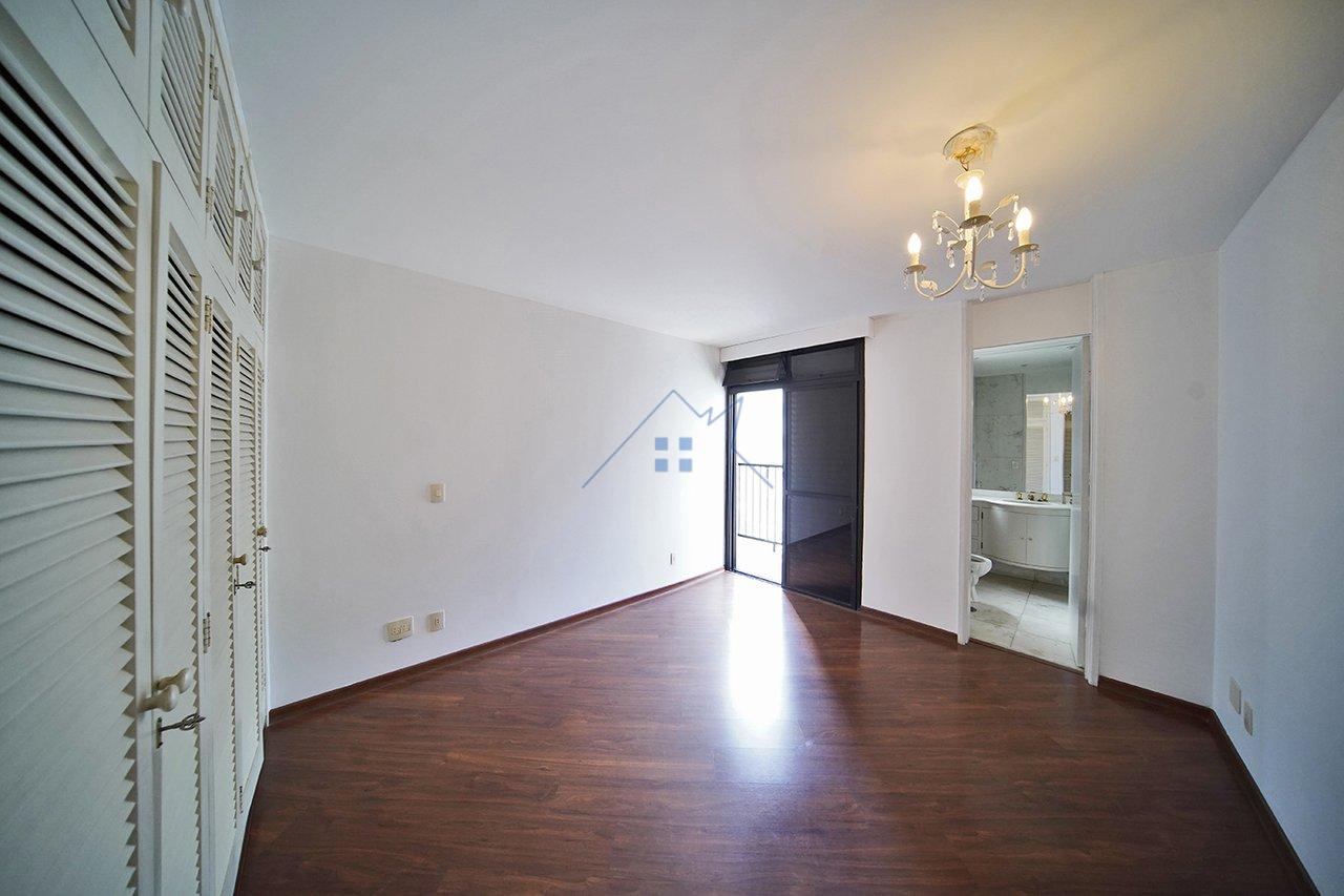 Apartamento com 215m² no Paraíso 3 suítes 3 vagas Rua Carlos Steinen São Paulo - 